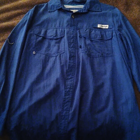 Magellan Outdoors fishing shirt - Picture 2 of 4